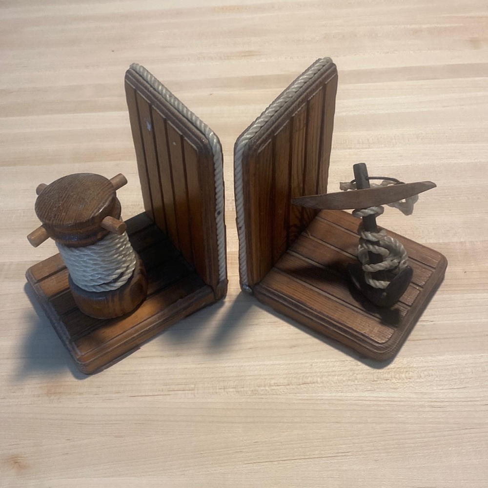 Vintage wood bookends 6 inch tall 4.5 width